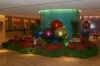 contemp_Christmas_decor1.jpg (45941 bytes)